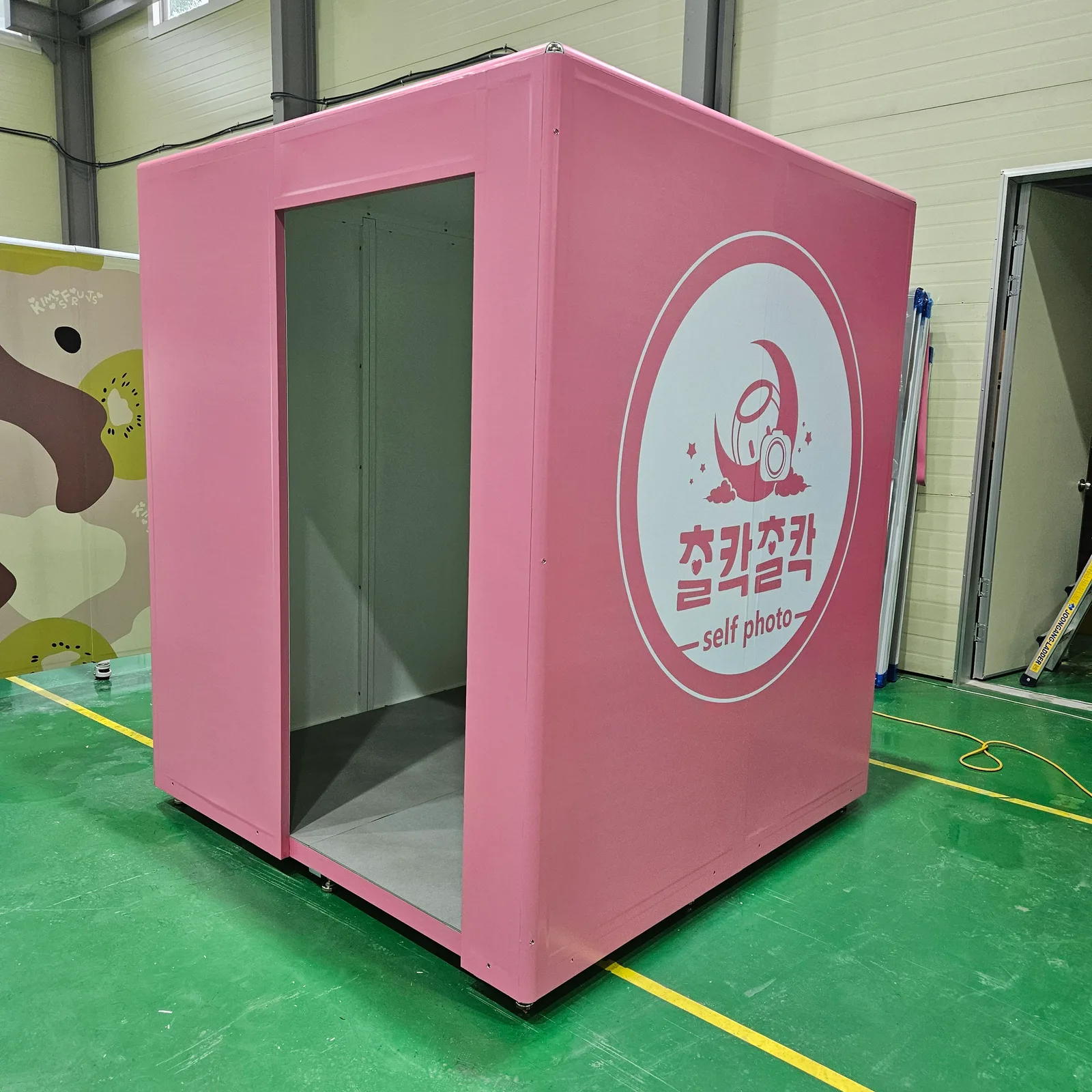 셀프포토 핑크 브랜드 부스